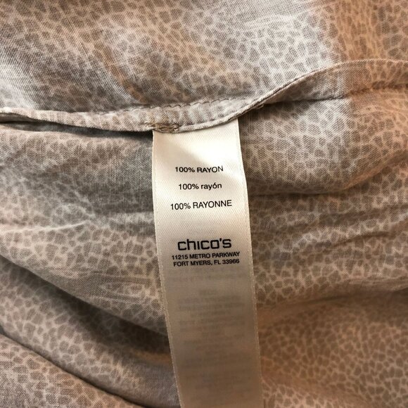 Chicos Womens Button-Down Shirt Animal Giraffe Print Beige Size 0 (US Size S) - Picture 4 of 5